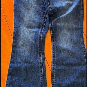 Womens Maurice Size 4 short jeans